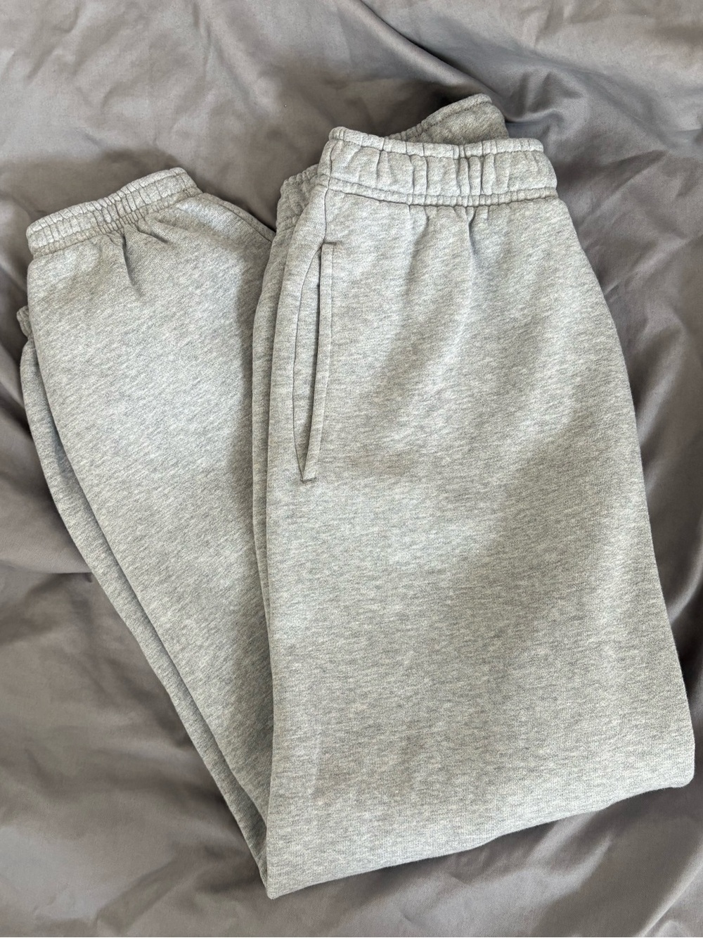 Aritzia Light Gray Women’s Elastic-Waist Sweatpants
